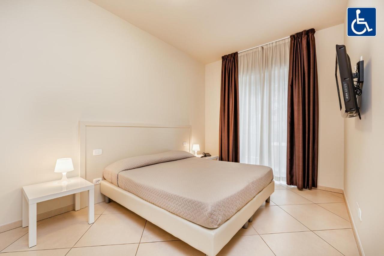 Hotel & Exclusive